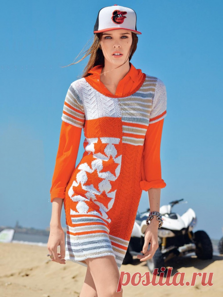 Вязаное платье в спортивном стиле