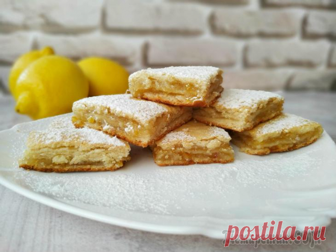 Вкуснейший трехслойный лимонник (Лимонный пирог) Сегодня я готовлю лимонник. Этот рецепт лимонного пирога – это лучший выбор для любителей цитрусовой выпечки. Лимонник получается сочным, не приторным, не кислым, вкус просто гармония! Домашняя выпечк...