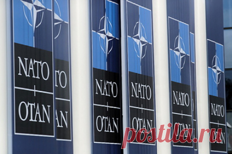 Договор России по гарантиям безопасности назвали приглашением к танцу. Глава комитета Совфеда по международным делам, бывший замглавы МИД РФ Григорий Карасин назвал договор по гарантиям безопасности, который Россия предложила США и НАТО, приглашением к танцу. По словам Карасина, это не значит, что Россия не готова обсуждать и пересматривать свои предложения.