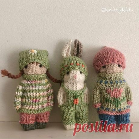 Photo by Gudrun Dahle on May 13, 2022. May be an image of indoor and text that says '@knitty @knittykids kids'.