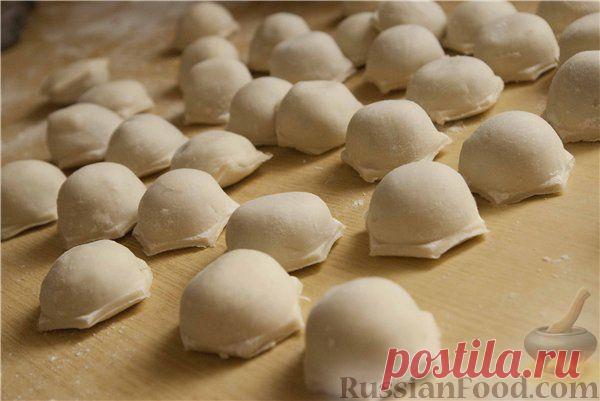 Рецепт: Заварное тесто для вареников и пельменей на RussianFood.com

Рецепт идеального заварного теста для пельменей и вареников. Лучше и эластичней теста вы еще не видели.

Продукты
Вода - 400 мл
Мука - 4 стакана (600 г)
Яйца - 2 шт.
Масло сливочное - 50 г
Мало подсолнечное - 1 ст. ложка
Соль - по вкусу