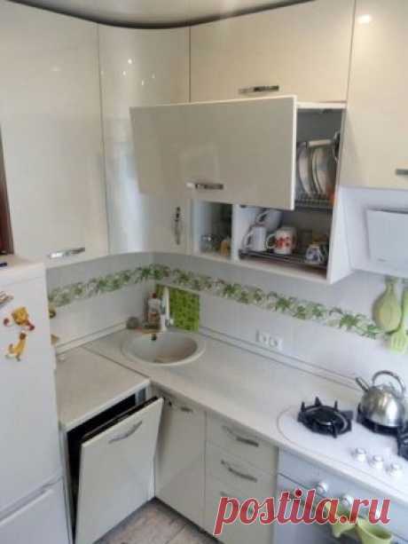Кухня 6 квадратов с посудомойкой, холодильником, газовой поверхностью, духовкой и диванчиком! | Какую кухню купить? | Яндекс Дзен