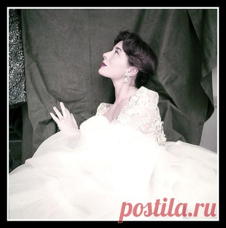 Bettina, photo by Milton Greene, 1952
