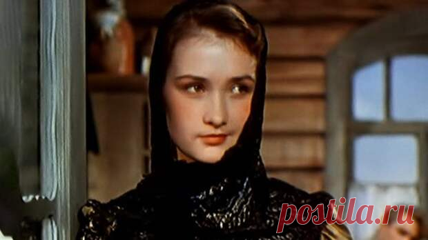 Непростая, но интересная жизнь Зинаиды Кириенко - ШоубиZZZ - всё о звёздах - медиаплатформа МирТесен Миллионы зрителей обожают актрису Зинаиду Кириенко, которая блестяще воплощала на экране образы простых русских красавиц, казачек, которые до конца борются за свое счастье. В ее жизни хватало и взлетов, и падений, но Зинаида Георгиевна всегда оставалась верна себе. Сегодня мы расскажем о ней...