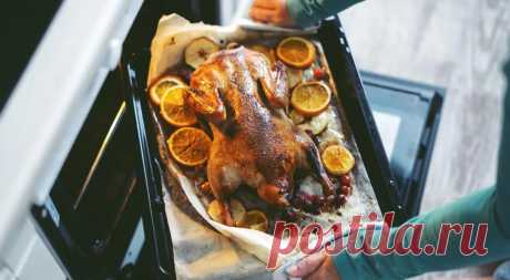 Какие блюда нужно обязательно готовить и есть на Рождество — читать на Gastronom.ru Самый домашний и семейный праздник, который особенно чтут верующие, — это Рождество Христово, которое у нас в стране празднуется 7 января. Традиции праздновать его уже более двух тысяч лет. Этот праздник отмечают во многих странах мира, но в России о - статья на кулинарном сайте Gastronom.ru