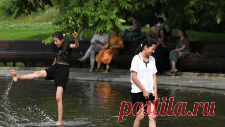 Синоптик рассказал о погоде в Москве на выходные. 6 и 7 июля в Москве и Московской области ожидается комфортная погода с температурой воздуха +23...+25°C. Об этом &quot;Известиям&quot; сообщил синоптик, метеоролог, климатолог Александр Шувалов. По его словам, самым неспокойным днем ...