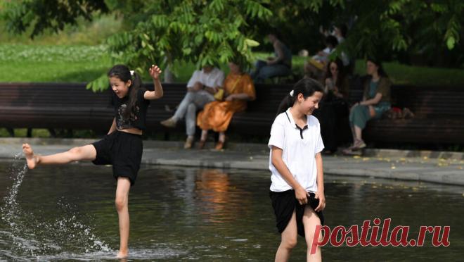 Синоптик рассказал о погоде в Москве на выходные. 6 и 7 июля в Москве и Московской области ожидается комфортная погода с температурой воздуха +23...+25°C. Об этом "Известиям" сообщил синоптик, метеоролог, климатолог Александр Шувалов. По его словам, самым неспокойным днем ...