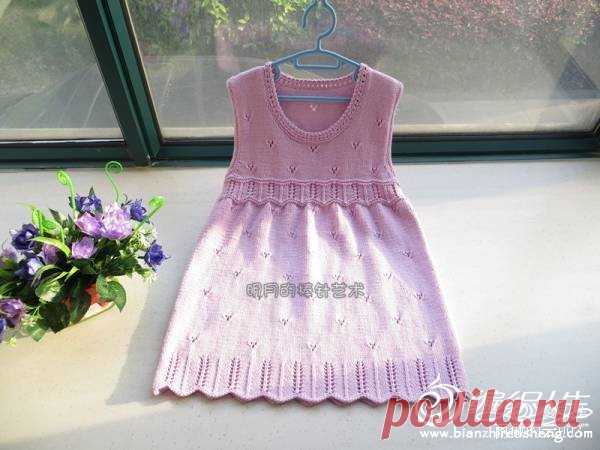 Сарафан для девочки крючком. Вяжем крючком для детей Учимся вязать крючком по схеме с описанием и пояснением нежный сарафан для девочки. Как связать крючком сарафан для малышки по схеме.