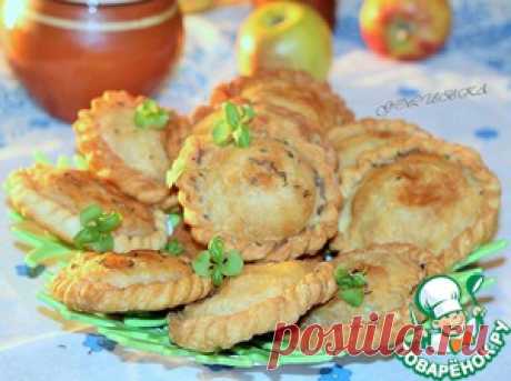 Лапоточки с колбасой и сыром - кулинарный рецепт