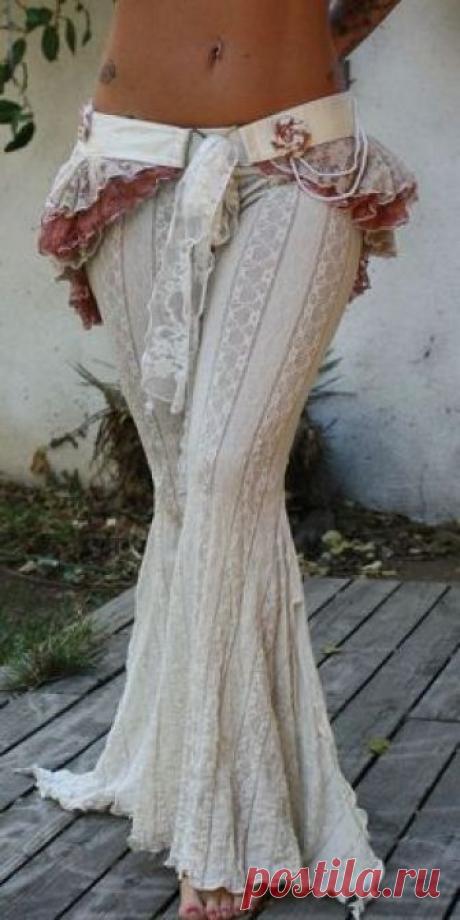 seawitchgoddess: Ruffle Bustle Gypsy by wickedharem on Etsy