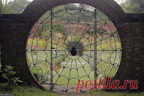 оригинальная калитка для дачи