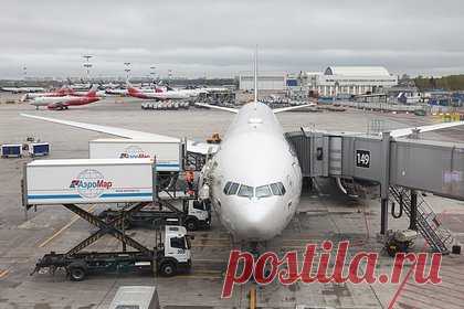 В России нашли способ выкупить иностранные самолеты. «Аэрофлот» договаривается с иностранными лизингодателями о страховом урегулировании по 47 самолетам из операционного лизинга. По словам гендиректора авиакомпании Сергея Александровского, процесс выкупа самолетов в оперлизинге оказался сложнее и дольше, чем в компании рассчитывали изначально.