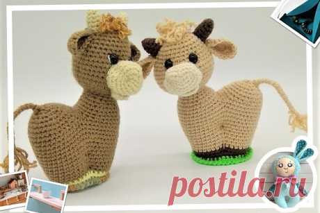 Сердечный бычок
     
Вяжем овал- основание:
Цепочка 9ВП, со 2-й петли от крючка вяжем
1: 7сбн, 3сбн в последнюю петлю, по др. стороне цепочки- 6сбн, пр (18)
2: пр, 6сбн, 3пр, 6 сбн, 2пр (24)
3: 1сбн, пр, 6сбн, (сбн, пр)х3, 6сбн, (сбн, пр)х2 (30)
поставьте ниточки-маркеры в уголки
4: (4сбн, пр)х 6 (36)
5; 36сбн за заднюю стенку петли
( не забудьте затем обвязать за передние стенки петли основание, укретить, вырезав овал из плотного картона и приклеев его к основанию с внут...