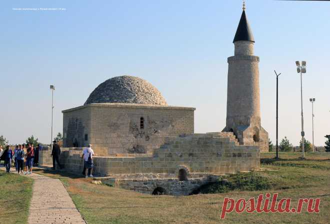 Болгарское городище. Ханская усыпальница и Малый минарет- памятники архитектуры 14 века.