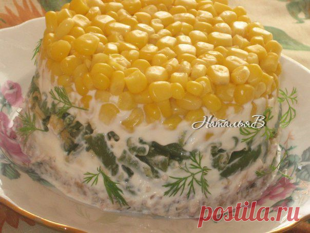 Салат со стручковой фасолью - необычное, но очень вкусное сочетание продуктов.