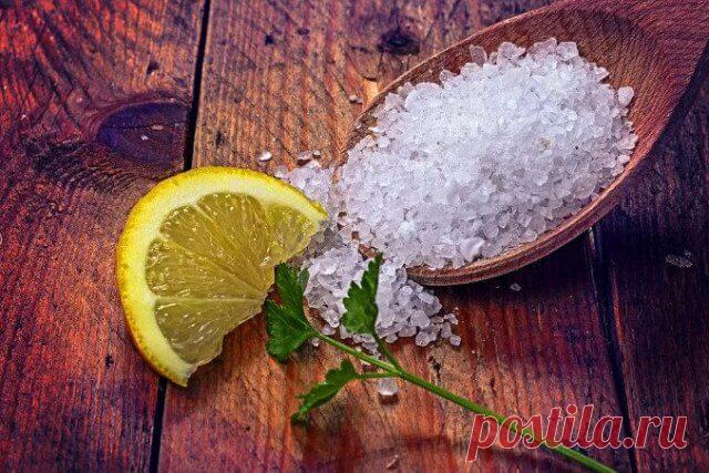Что произойдёт, если разложить соль с лимоном по углам в доме? Плохая энергия вызывает беспокойство и нарушает благоприятную домашнюю обстановку. Если вы заметили её в своем доме и хотите избавиться от этого, есть несколько способов устранить негатив.