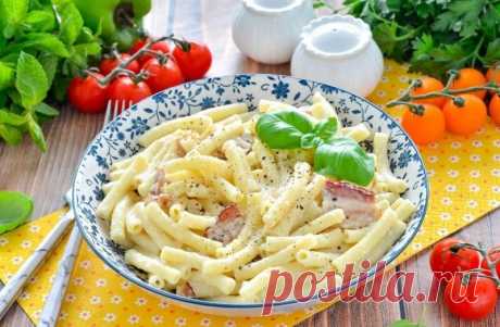 Макароны С Беконом Сливками И Сыром Макароны с беконом сливками и сыром очень похожи на знаменитую пасту карбонару, только готовятся они без яиц. Готовится просто.