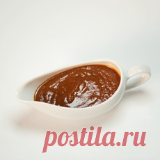 Соус барбекю  Очищаем помидор от кожицы с помощью бланширования: делаем крестообразный надрез, помещаем в кипяток, выдерживаем некоторое время и перекладываем в холодную воду, заранее подготовленную в миске.