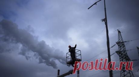 Хинштейн: в результате атаки ВСУ в Рыльске повреждены дома, газопровод и ЛЭП. В Рыльске Курской области в результате обстрела ВСУ повреждены газопровод, ЛЭП, а также фасады и остекление пяти частных домов, сообщил губернатор региона Александр Хинштейн. Читать далее