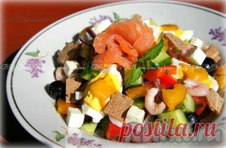 Салат с креветками, помидорами, перцем и огурцами - рецепт с фото