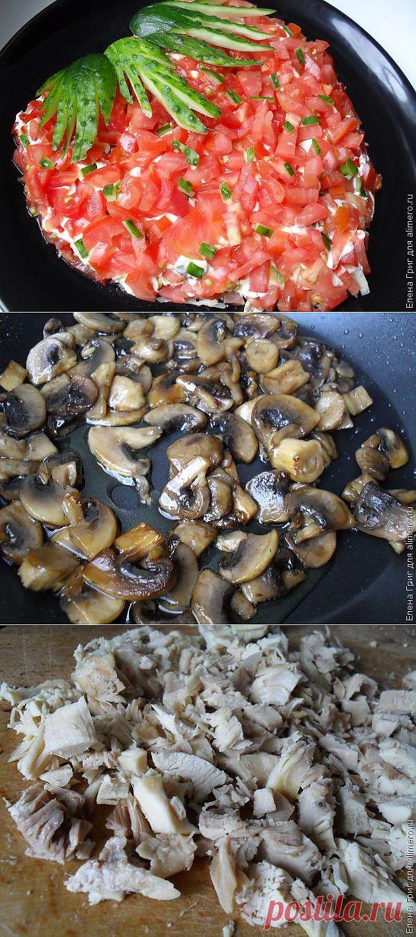 Оригинальный слоеный салат "Клубничка" .