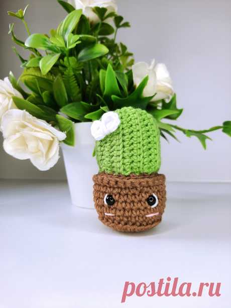PDF Кактусик крючком. FREE crochet pattern; Аmigurumi toy patterns. Амигуруми схемы и описания на русском. Вязаные игрушки и поделки своими руками #amimore - маленький кактус в горшочке, растение, колючка, игольница.