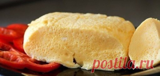 Вареный омлет

Ингредиенты :
Яйцо куриное 3 шт
Молоко 2/3 стак.
Соль (по вкусу)

Приготовление:
Взбиваем миксером яйца с солью до пены.
Добавляем молоко и опять взбиваем.
Берем 2 пакета для запекания ( я иногда беру просто полиэтиленовые пакеты), выливаем яичную массу. Пакеты завязываем, оставляя немного свободного места.
Опускаем в кипящую воду и не накрывая крышкой, на среднем огне варим 30 минут.
Через 30 минут омлет достаем, выворачиваем из мешочка (он не пристает к ме...