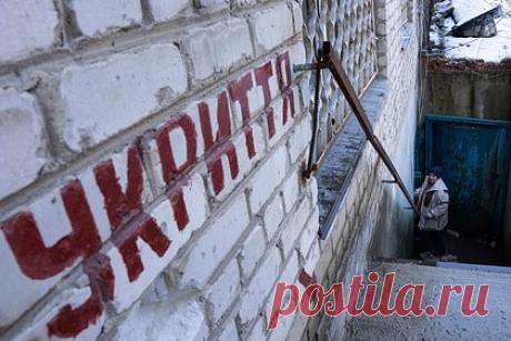 По всей Украине объявлена воздушная тревога. На всей территории Украины объявлена воздушная тревога. Сообщается, что предупреждающий сигнал прозвучал в Харьковской и Винницкой областях, а также в Киеве в 12:51 по московскому времени. Утром 13 января в стране уже объявляли воздушную тревогу, которую отменили спустя два часа.