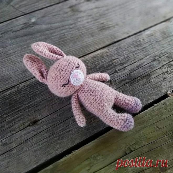 Милая Зайка Милая ЗайкаТакже может быть белого или серого цвета.