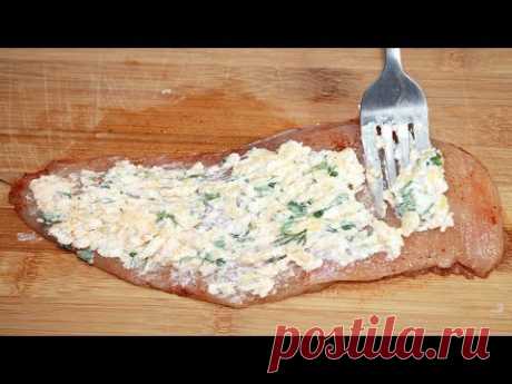 На филе выкладываю начинку и запекаю в духовке. Супер вкусные рулетики из курицы.