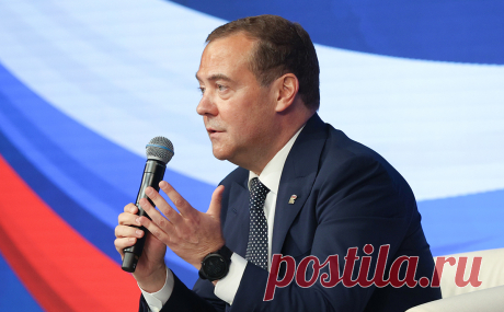 Медведев назвал важнейшую цель России. Целью России является изменение «кровавого и полного лживых мифов» сознания части украинцев для спокойствия будущих поколений и возможности построения открытой Евразии от Лиссабона до Владивостока