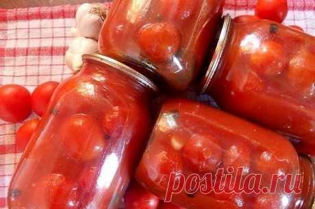 ПОМИДОРЫ В СОБСТВЕННОМ СОКУ! РЕЦЕПТ НА ВЕКА!

Делюсь рецептом, который передала мне бабушка через поколение! Легкое приготовление, а вкус просто божественный! Вся семья постоянно просит приготовить такие, а друзья просят рецепт!
Очень простой и практичный рецепт, в котором найдется применение и крупным, и мягким, и немного придавленным помидоркам. 

Что понадобится для приготовления
Крупные, спелые помидоры для сока
Мелкие помидоры
Соль и сахар
Душистый перец-горошек
Лавро...