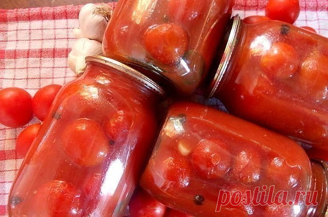 ПОМИДОРЫ В СОБСТВЕННОМ СОКУ! РЕЦЕПТ НА ВЕКА!

Делюсь рецептом, который передала мне бабушка через поколение! Легкое приготовление, а вкус просто божественный! Вся семья постоянно просит приготовить такие, а друзья просят рецепт!
Очень простой и практичный рецепт, в котором найдется применение и крупным, и мягким, и немного придавленным помидоркам. 

Что понадобится для приготовления
Крупные, спелые помидоры для сока
Мелкие помидоры
Соль и сахар
Душистый перец-горошек
Лавро...