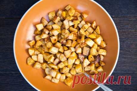 Запеченная брюква
Простой рецепт вкуснейшего гарнира из брюквы: запеченные кусочки в духовке и перемешанные с бальзамическим уксусом.