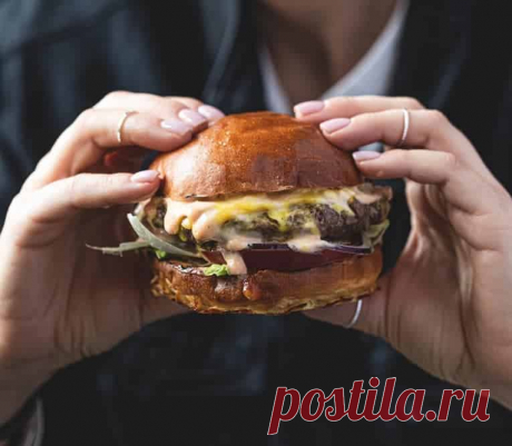 Бургер в подарок от Meatless весь Март!