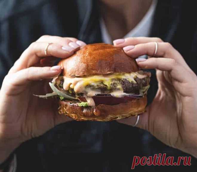 Бургер в подарок от Meatless весь Март!