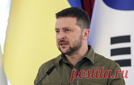 Зеленский заявил, что обсудил с генсеком ООН возможности возобновления зерновой сделки. Президент Украины рассказал, что он договорился с Антониу Гутерришем работать над восстановлением продовольственной безопасности