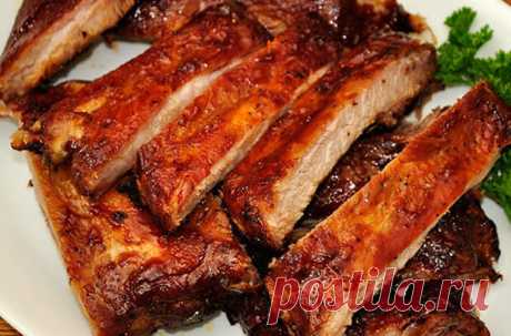 6 приправ, которые на самом деле нас убивают - Steak Lovers - 10 апреля - Медиаплатформа МирТесен — Соль — Самый простой способ улучшить вкус готового блюда — это добавить к нему немного соли, которая, кроме всего прочего, заставит молекулы продуктов двигаться интенсивней и сильней воздействовать на вкусовые рецепторы. Проблема состоит в том, что для снижения токсичности лишней соли почкам - 10 апреля - 43051638649 - Медиаплатформа МирТесен