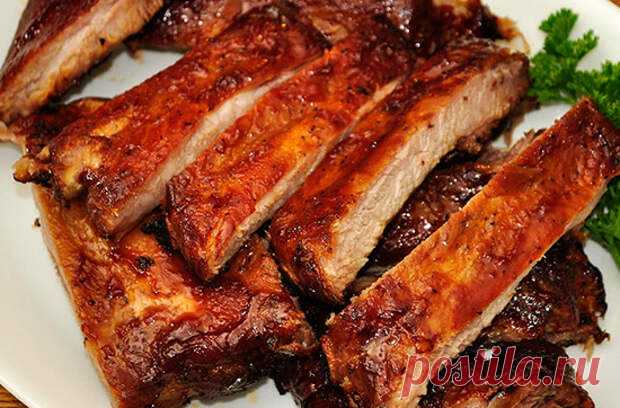 6 приправ, которые на самом деле нас убивают - Steak Lovers - 10 апреля - Медиаплатформа МирТесен — Соль — Самый простой способ улучшить вкус готового блюда — это добавить к нему немного соли, которая, кроме всего прочего, заставит молекулы продуктов двигаться интенсивней и сильней воздействовать на вкусовые рецепторы. Проблема состоит в том, что для снижения токсичности лишней соли почкам - 10 апреля - 43051638649 - Медиаплатформа МирТесен