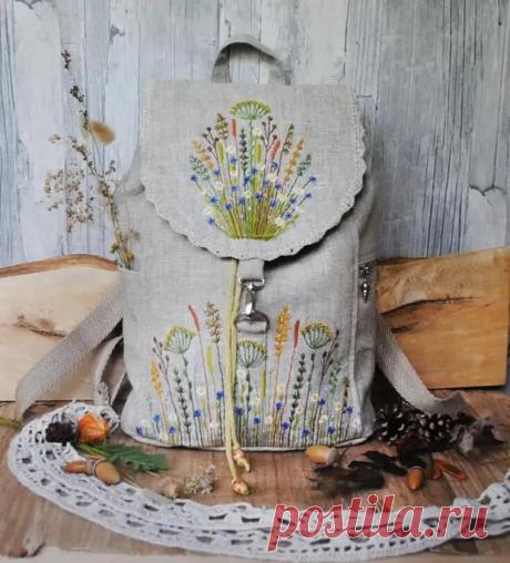 Вышивки на рюкзаках.