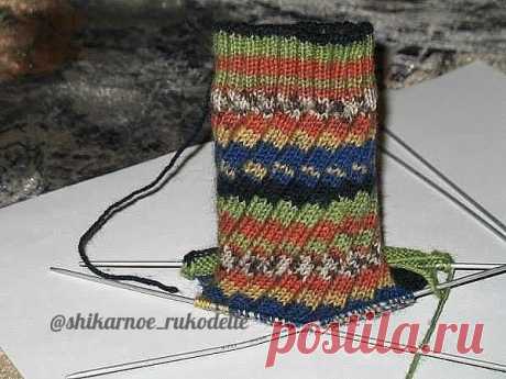 "Эстонская спираль" спицами. "Эстонская спираль" спицами. Видели такое? Очень просто и мило! А вы видели такой способ вязания "Эстонская спираль"? (Может быть вы знаете его под совсем другим названием? Делитесь! Получается спираль! Отлично смотрится на носочках, шапочках и манжетах...