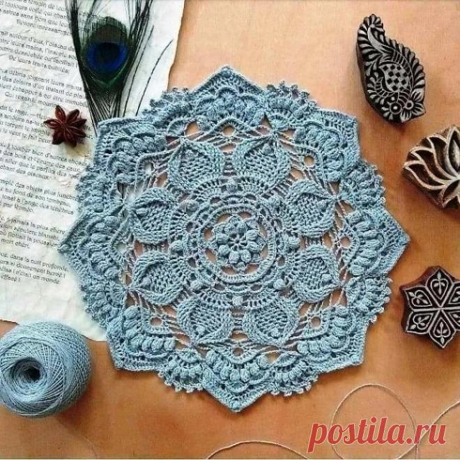 Красивая салфетка крючком