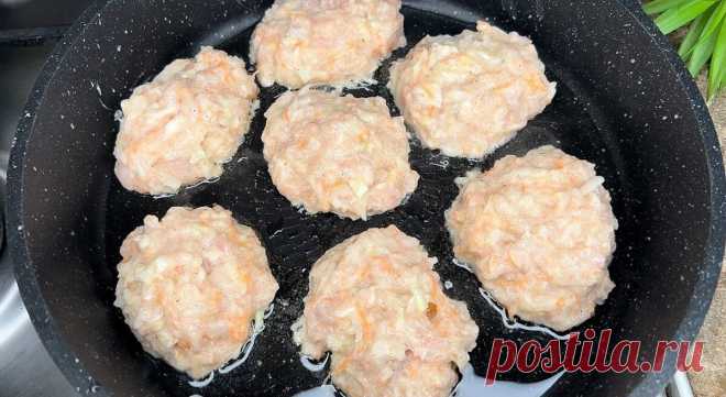 Часто готовлю вместо котлет, даже руки не пачкаю (очень вкусно, делюсь рецептом) Отличная идея для сытного обеда или ужина. Вместо обычных котлет готовлю такую вкуснятину, очень сочные.