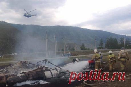 Выжившая при крушении Ми-8 на Алтае рассказала о своем спасении. По словам женщины, спастись ей удалось благодаря месту в хвостовой части вертолета.