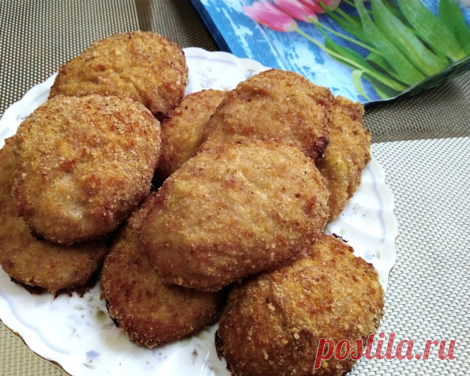 Хрустящая корочка снаружи, сочное мясо внутри. И никакой жарки. Котлеты 