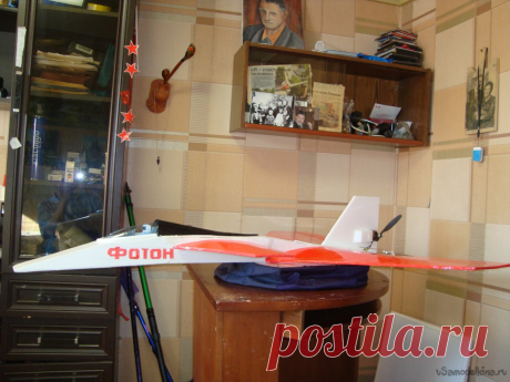 Экспериментальная авиамодель «Фотон» СВ-192 с шасси на воздушной подушке Здравствуйте, уважаемые авиамоделисты. Решил рассказать вам о новой авиамодели с красивым названием «Фотон» СВ-102 с шасси на воздушной подушке. Конечно, вид самолёта с шасси на воздушной подушке может показаться экзотическим и фантастическим. Но мысль об использование в качестве шасси воздушную