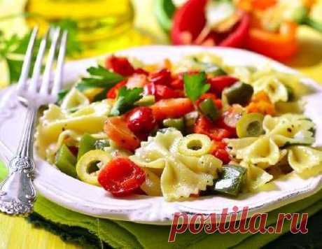 Крабовый салат с бантиками - рецепт приготовления с фото от Maggi.ru