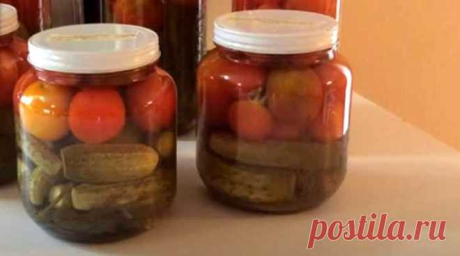 Маринованные огурцы и помидоры ассорти на зиму — простой рецепт Для Вас домашний рецепт приготовления на зиму маринованных огурцов и помидор ассорти. Укроп, чеснок, перец горошком, соль, сахар и уксус. Вкус отличный.