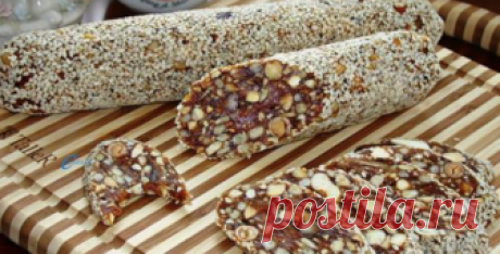 Полезная, сладкая, а главное простая в исполнении колбаска из сухофруктов — очень вкусный десерт Если вы не представляете себе чаепитие без вкусной конфетки, но очень хотите быть стройными, пора переходить на полезные десерты. Многие считают, что стройность и сладкое не совместимы, но это не т…