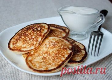 ​Творожные оладьи Ингредиенты:Яйца &mdash; 6 шт.Творог &mdash; 500 гПшеничная мука &mdash; 100 гСахар &mdash; 2 ст.л.Соль &mdash; ½ ч.л.Корица &mdash; 1 щепоткаПриготовление:1. Яйца разделяем на белки и желтки. Желтки смешиваем в миске с сахаром, творогом мукой, солью и корицей. Хорошо перемешиваем до...